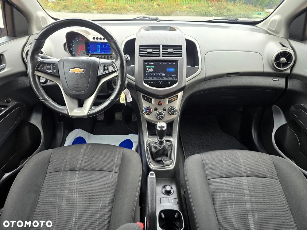 Chevrolet Aveo 1.6 LTZ S/S - 23