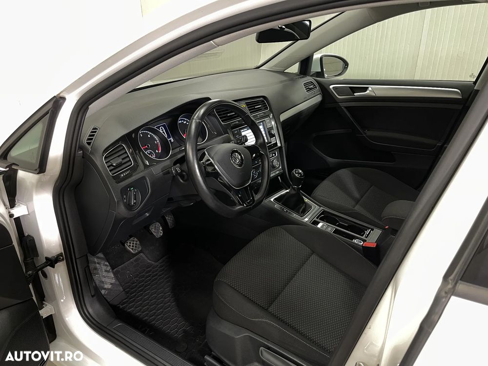 Volkswagen Golf 1.6 TDI Trendline - 6