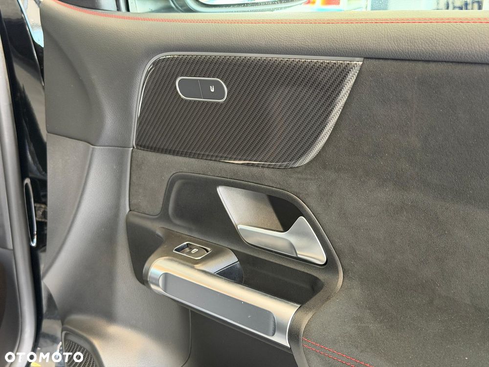 Mercedes-Benz GLB 200 mHEV AMG Line 7G-DCT - 21