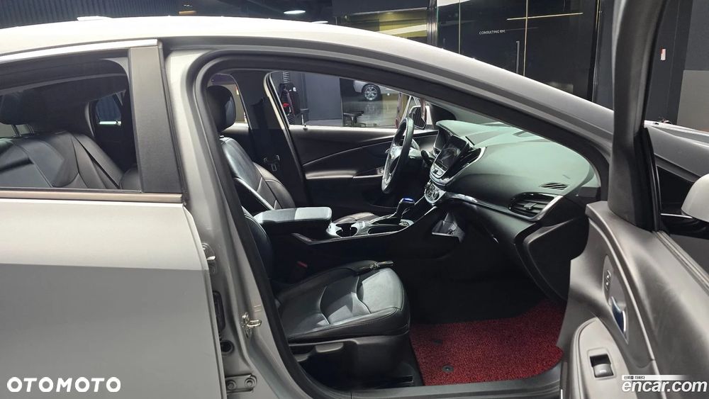 Chevrolet Volt - 12
