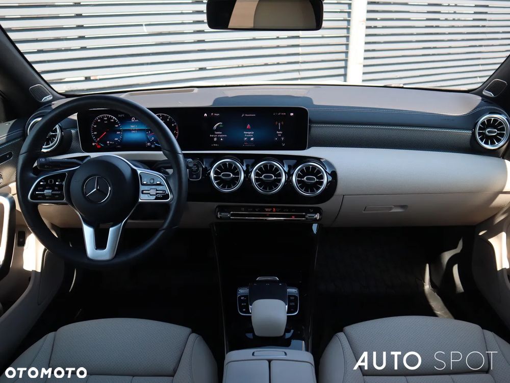 Mercedes-Benz CLA 220 4-Matic 7G-DCT - 18