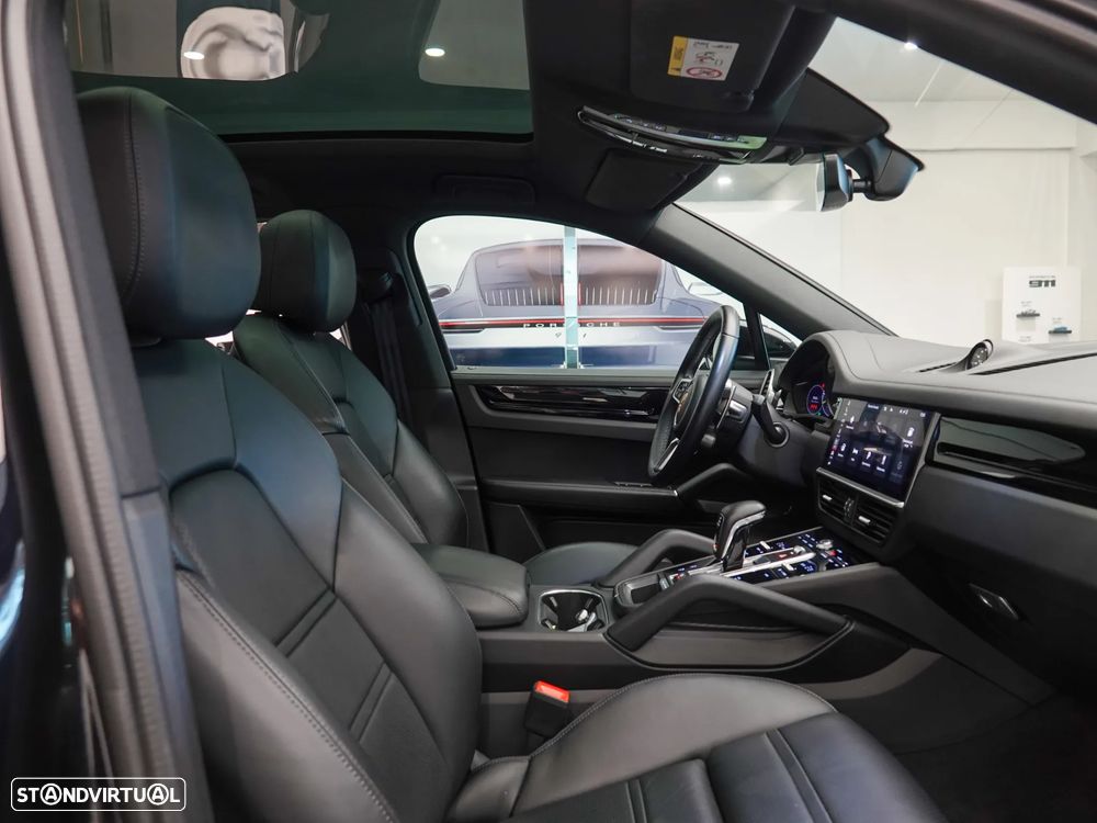 Porsche Cayenne Coupé E-Hybrid - 12