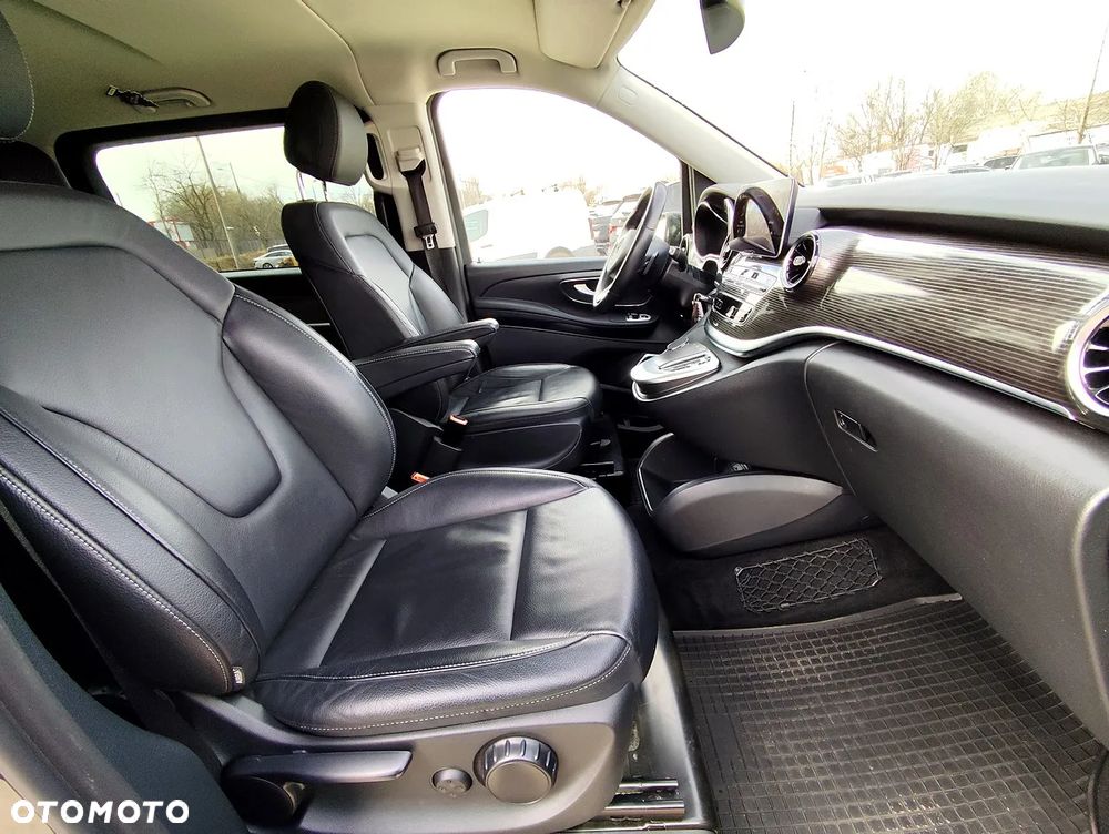Mercedes-Benz Klasa V 300 d Extralang 4Matic 9G-TRONIC Avantgarde - 14
