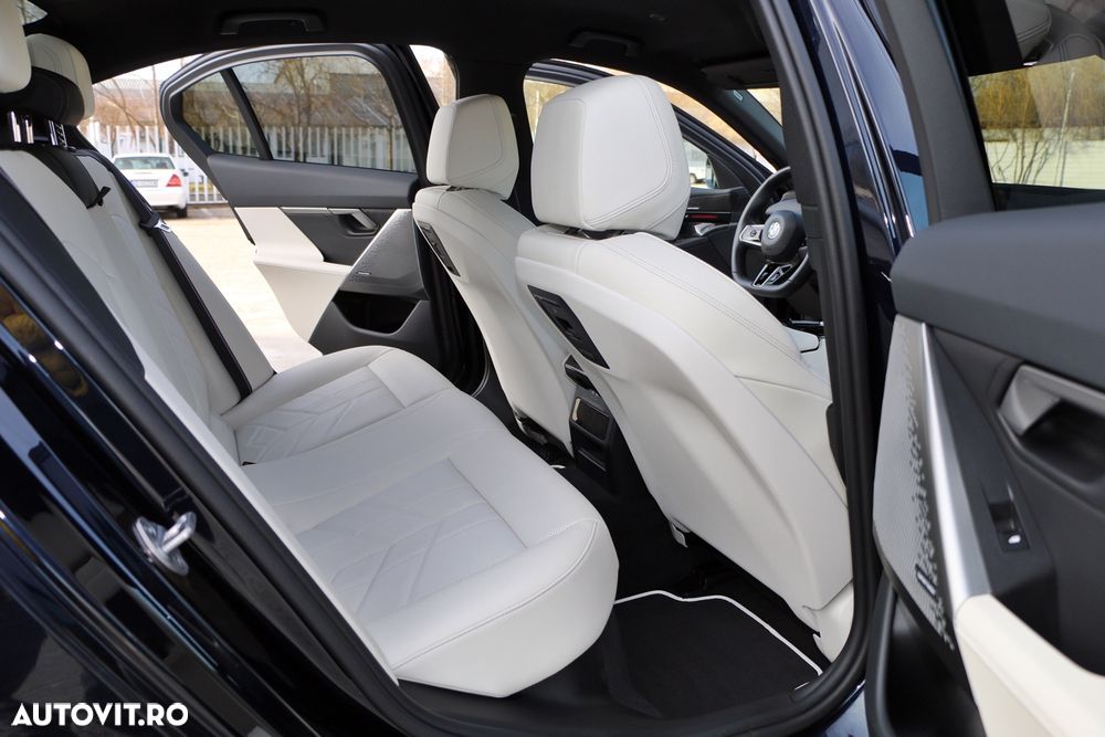 BMW Seria 5 520d Aut. - 37