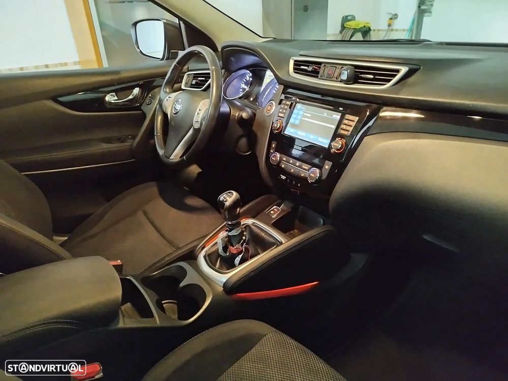 Nissan Qashqai 1.5 dCi N-Connecta 18 - 15