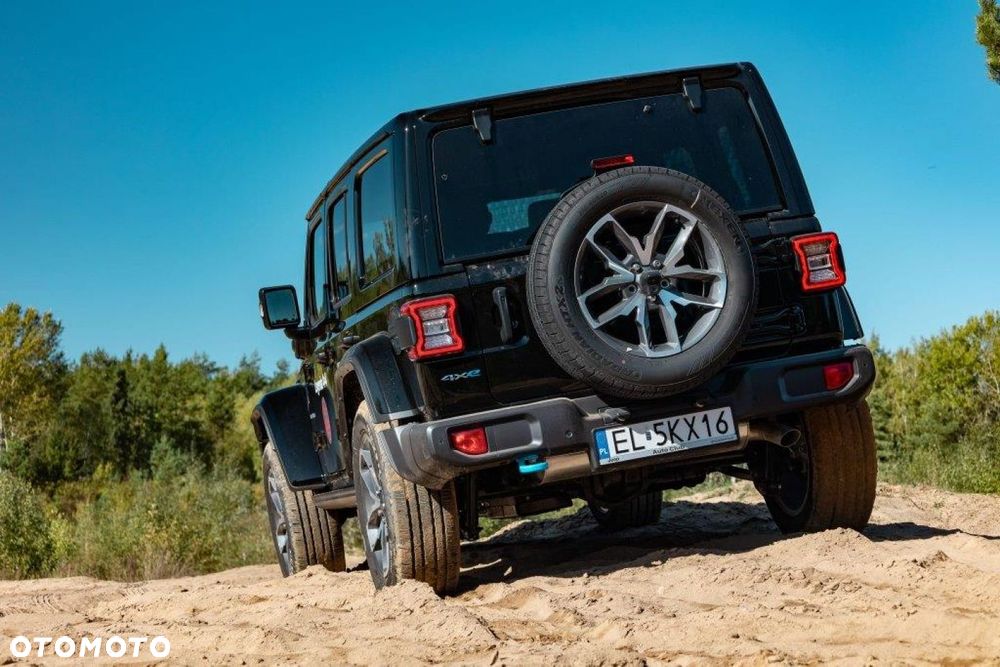 Jeep Wrangler - 15
