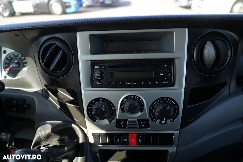 Iveco DAILY 35-130 / 4.2 M CONTAINER / LIFT / TWIN GVWR: 3500 KG / IMPORTAT - 32