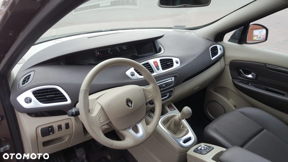 Renault Scenic 1.4 16V TCE Privilege - 26
