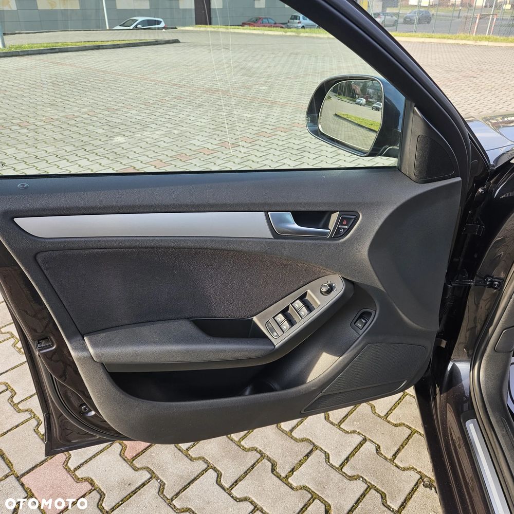 Audi A4 Avant 2.0 TDI DPF Ambiente - 28