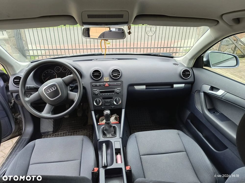 Audi A3 Sportback 1.6 Ambiente - 5