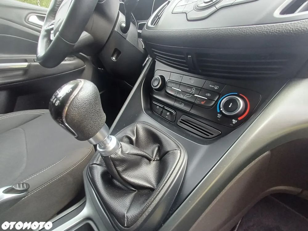 Ford Kuga 1.5 EcoBoost 2x4 Trend - 15