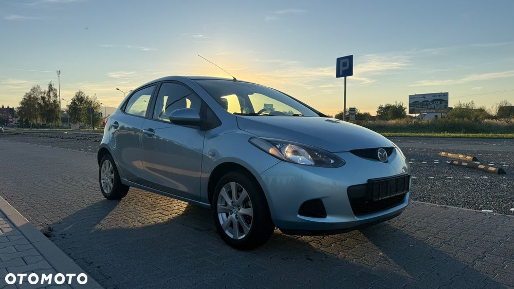 Mazda 2 2008 photo 2