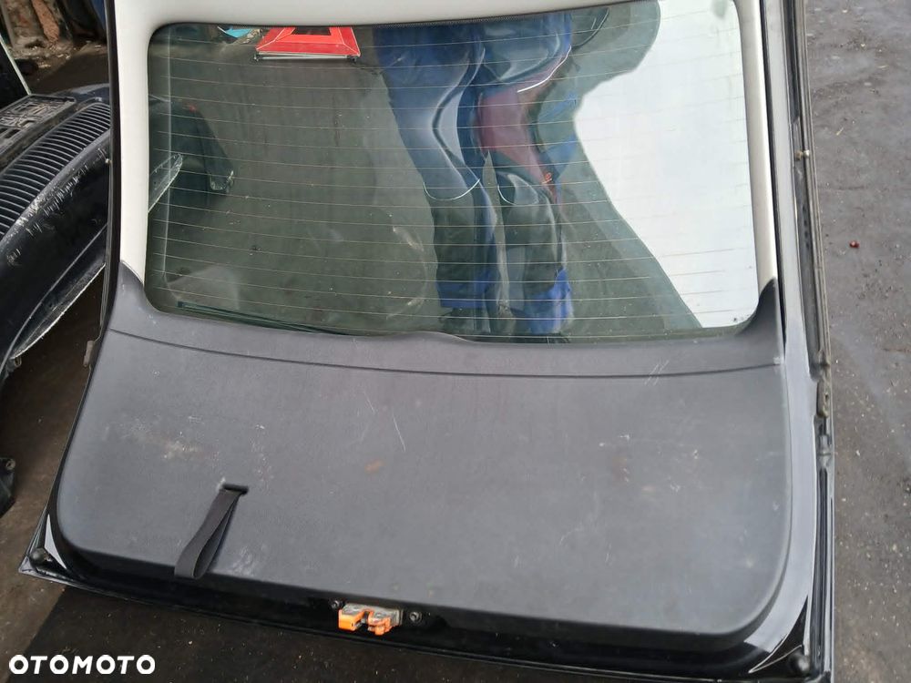 Skoda Fabia I kombi klapa bagażnika kod lakieru 9910 - 6