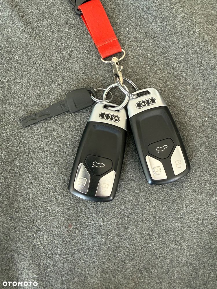 Audi A4 Avant 2.0 TDI Quattro S tronic - 34