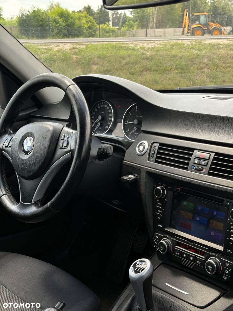 BMW Seria 3 320i - 10