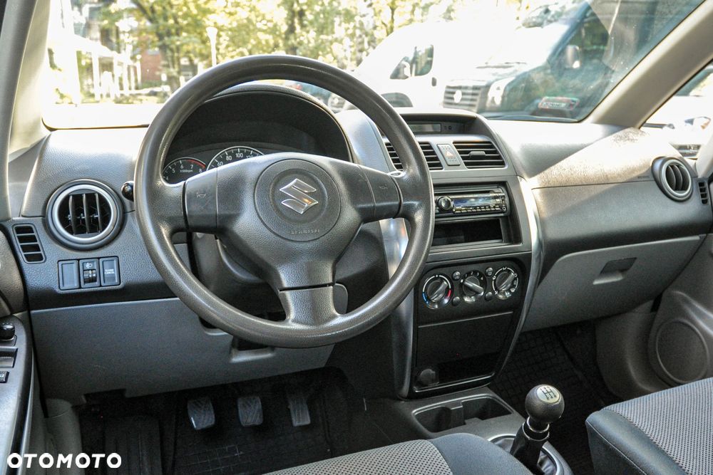 Suzuki SX4 1.5 Streetline 4x2 Classic - 9