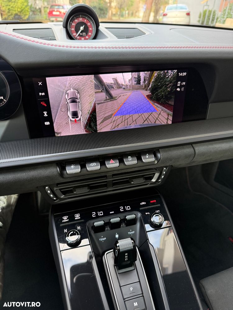 Porsche 911 Carrera 4 GTS PDK - 19