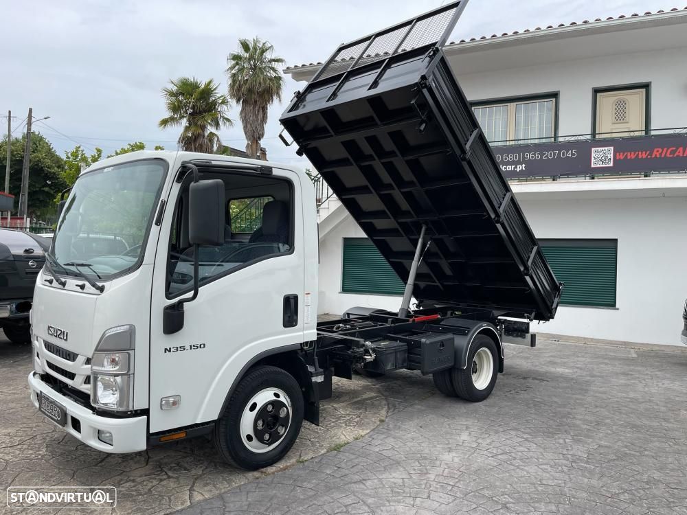 Isuzu NKR 3 - 1