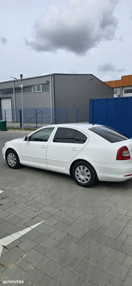 Skoda Octavia 2011 photo 4