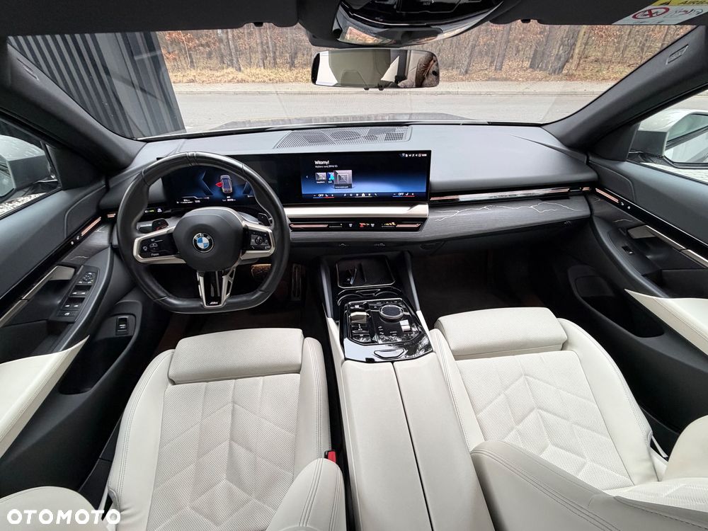 BMW Seria 5 520d xDrive mHEV - 14