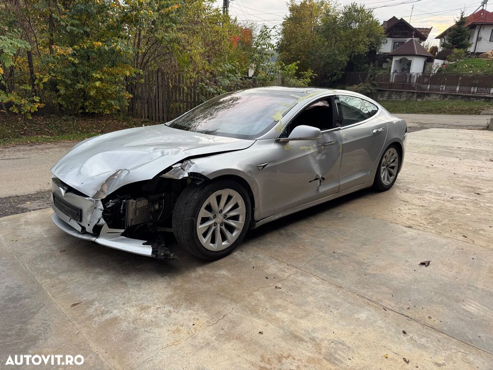 Tesla Model S - 17