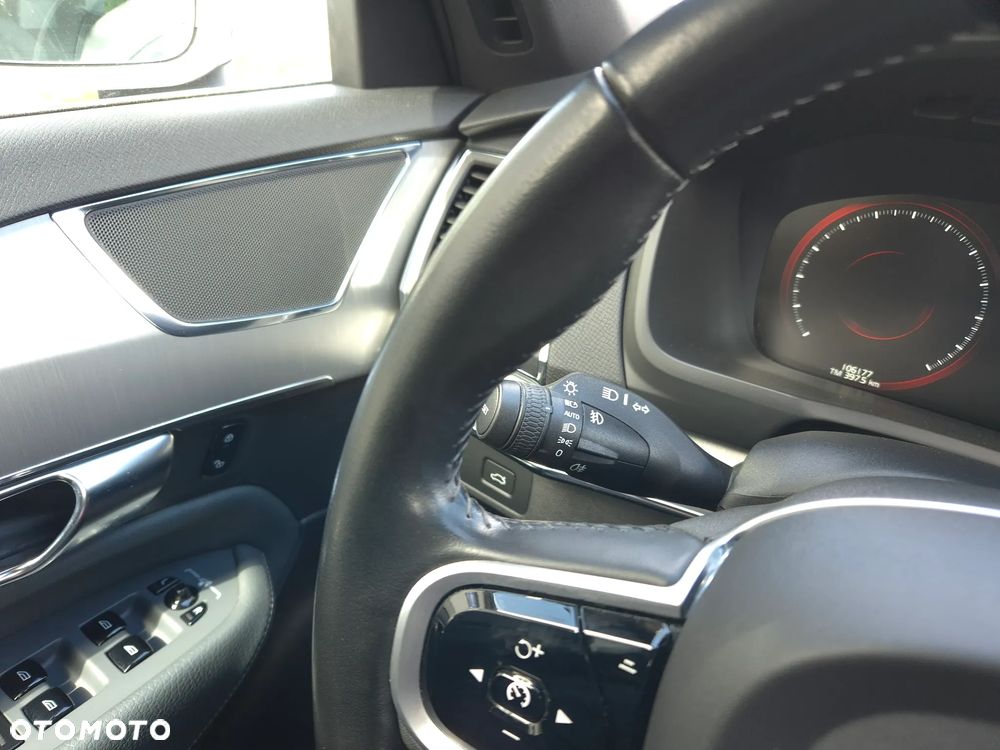 Volvo XC 90 B5 D AWD Momentum 7os - 38