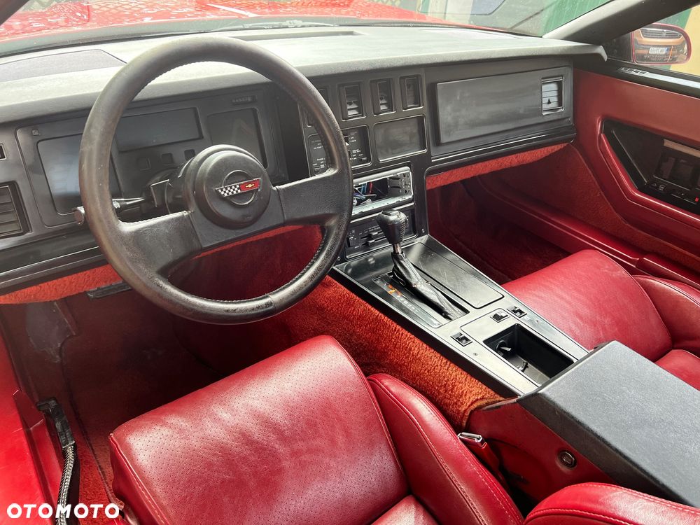 Chevrolet Corvette - 21