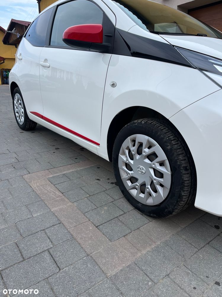 Toyota Aygo x-play connect - 8