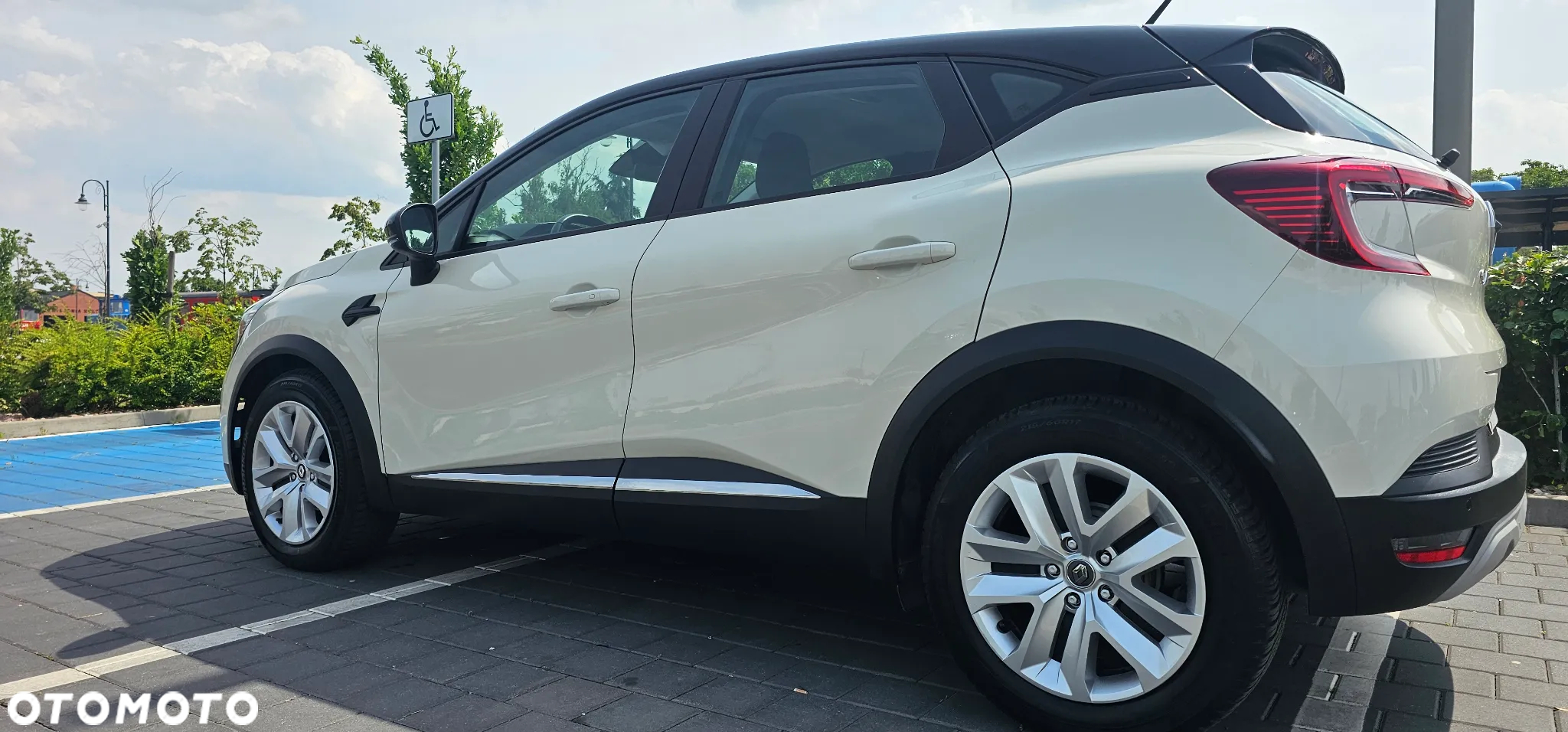 Renault Captur 1.5 Blue dCi Intens EDC - 4