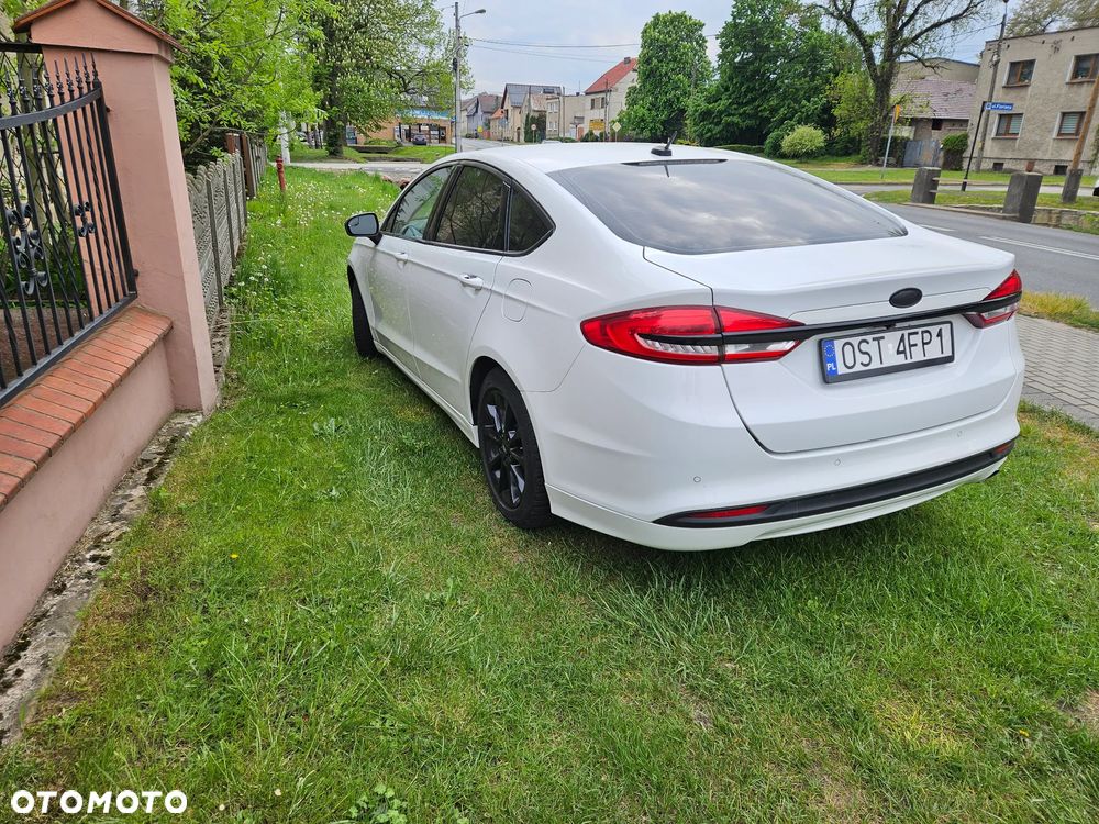Ford Fusion - 4