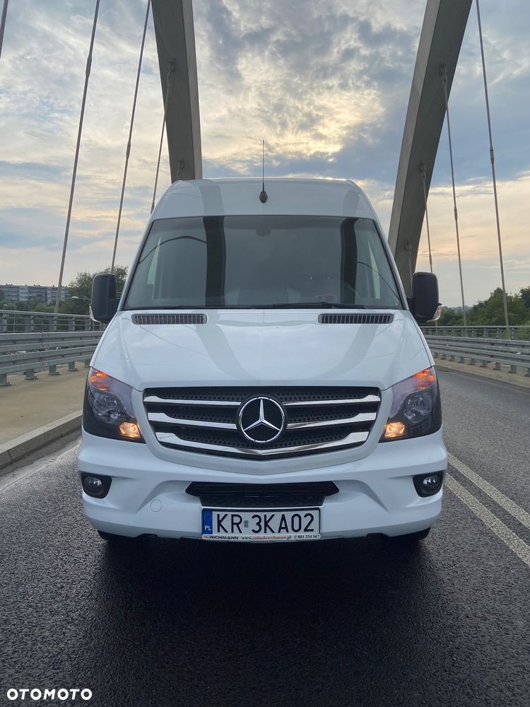Mercedes-Benz Sprinter - 2