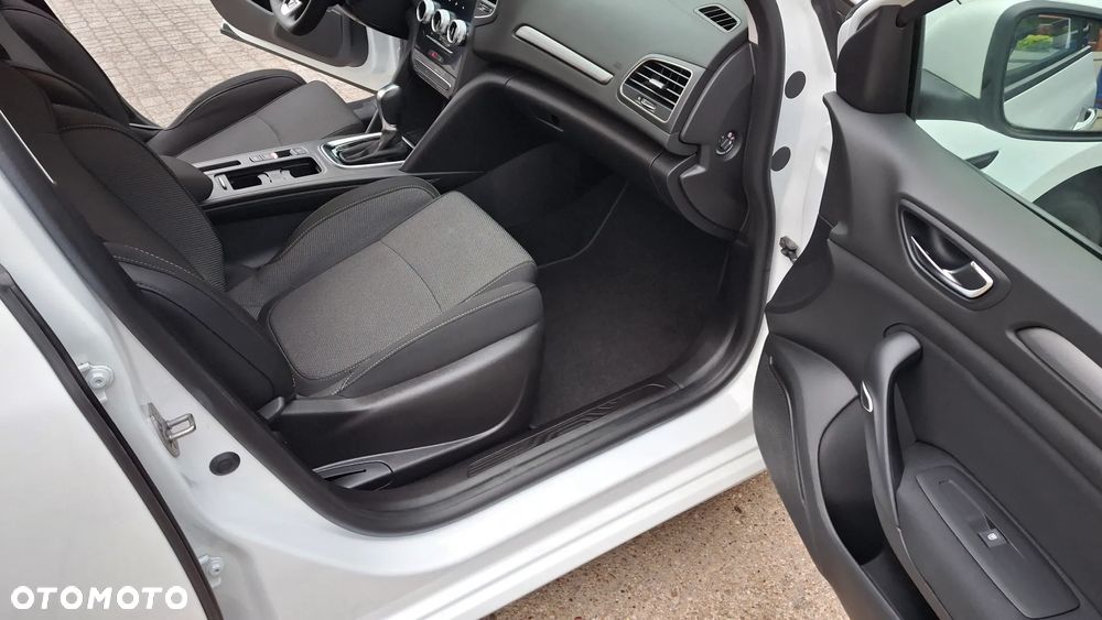 Renault Megane 1.6 E-TECH Plug-In Intens - 24
