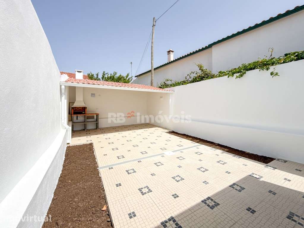 Moradia T1+2 Remodelada c/ Jardim em S. Miguel do Rio Torto, Abrantes - Grande imagem: 3/32