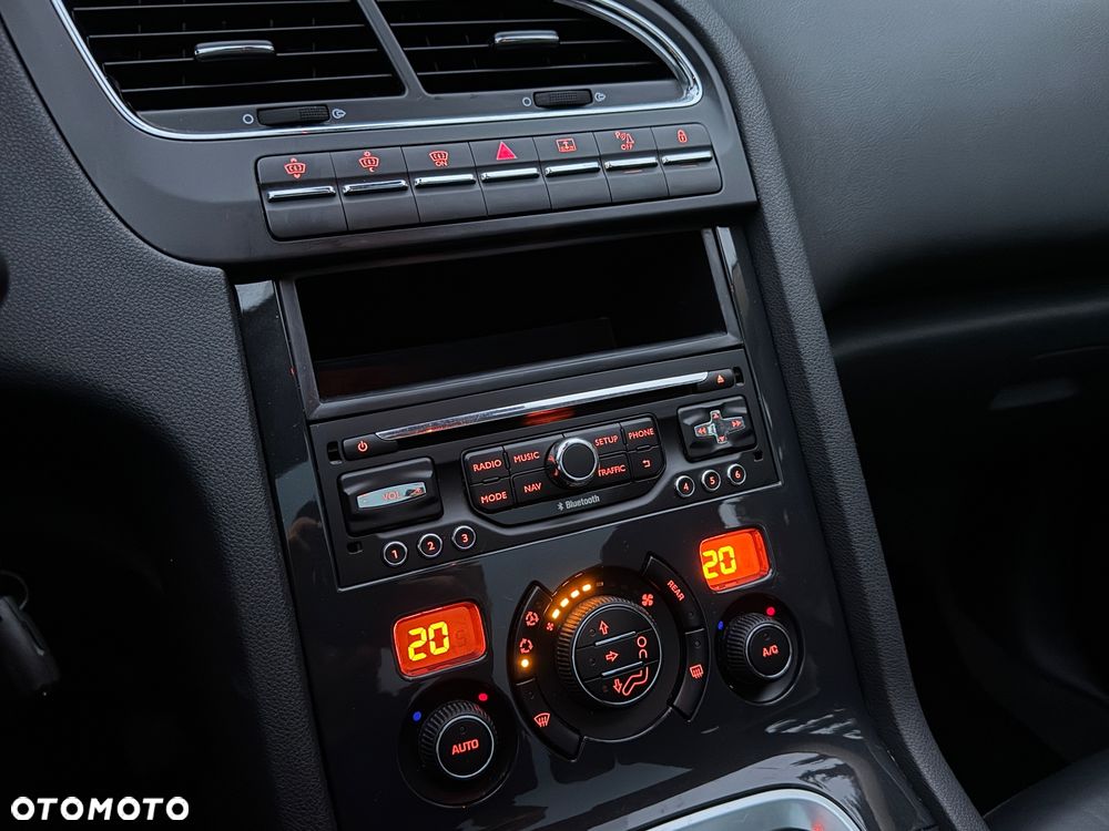 Peugeot 5008 THP 165 EAT6 Stop & Start Allure - 19