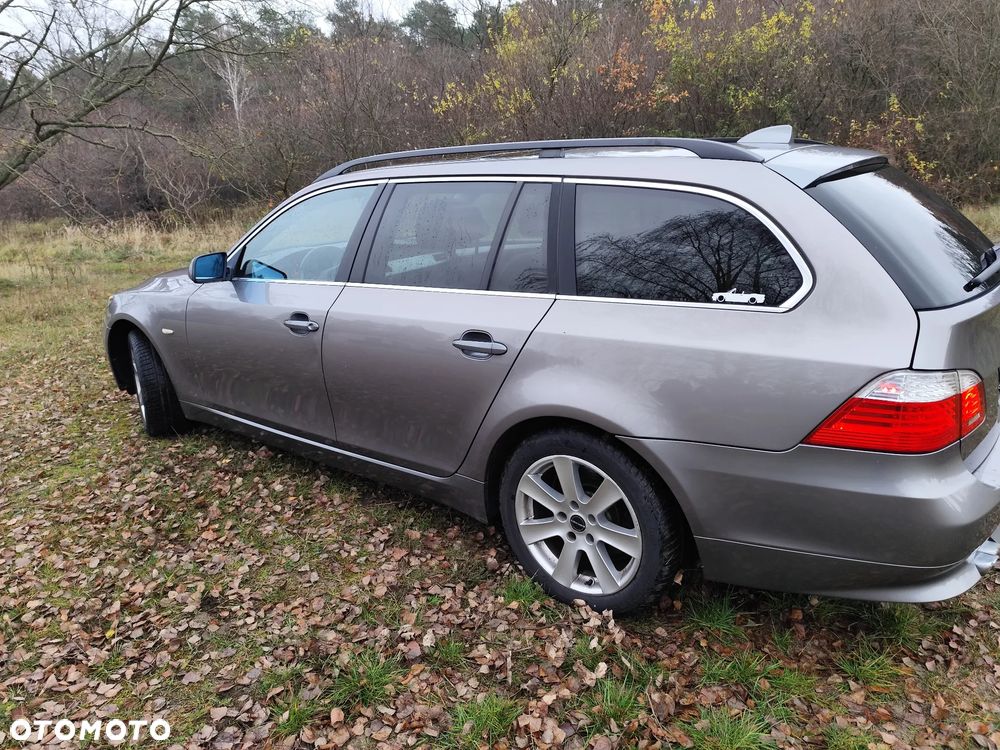 BMW Seria 5 525d xDrive - 16