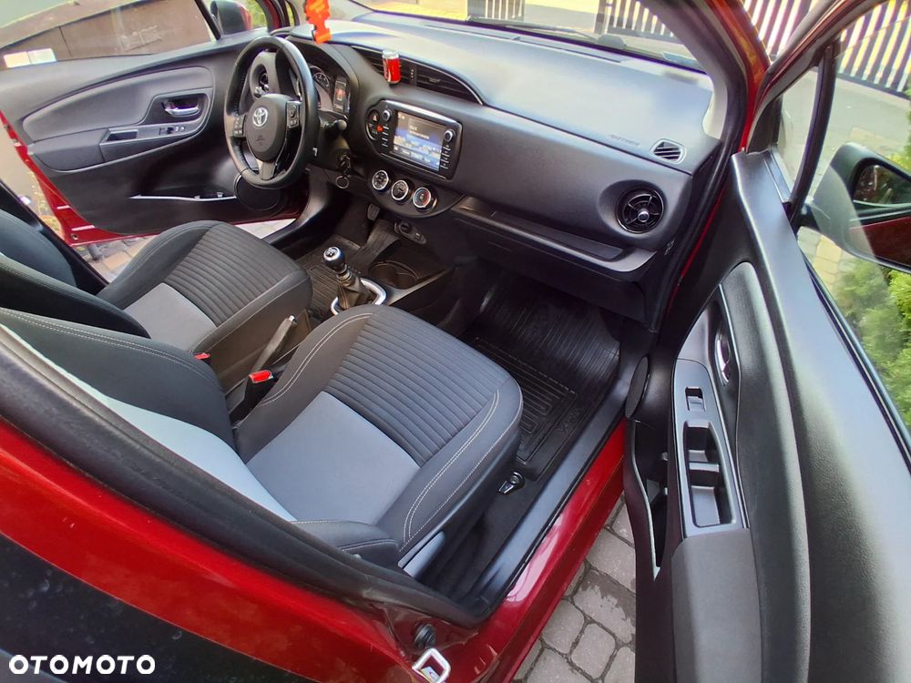 Toyota Yaris 1.5 Premium - 27
