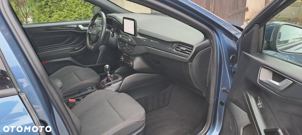 Ford Focus 1.5 EcoBlue Start-Stopp-System ST-LINE DESIGN - 9