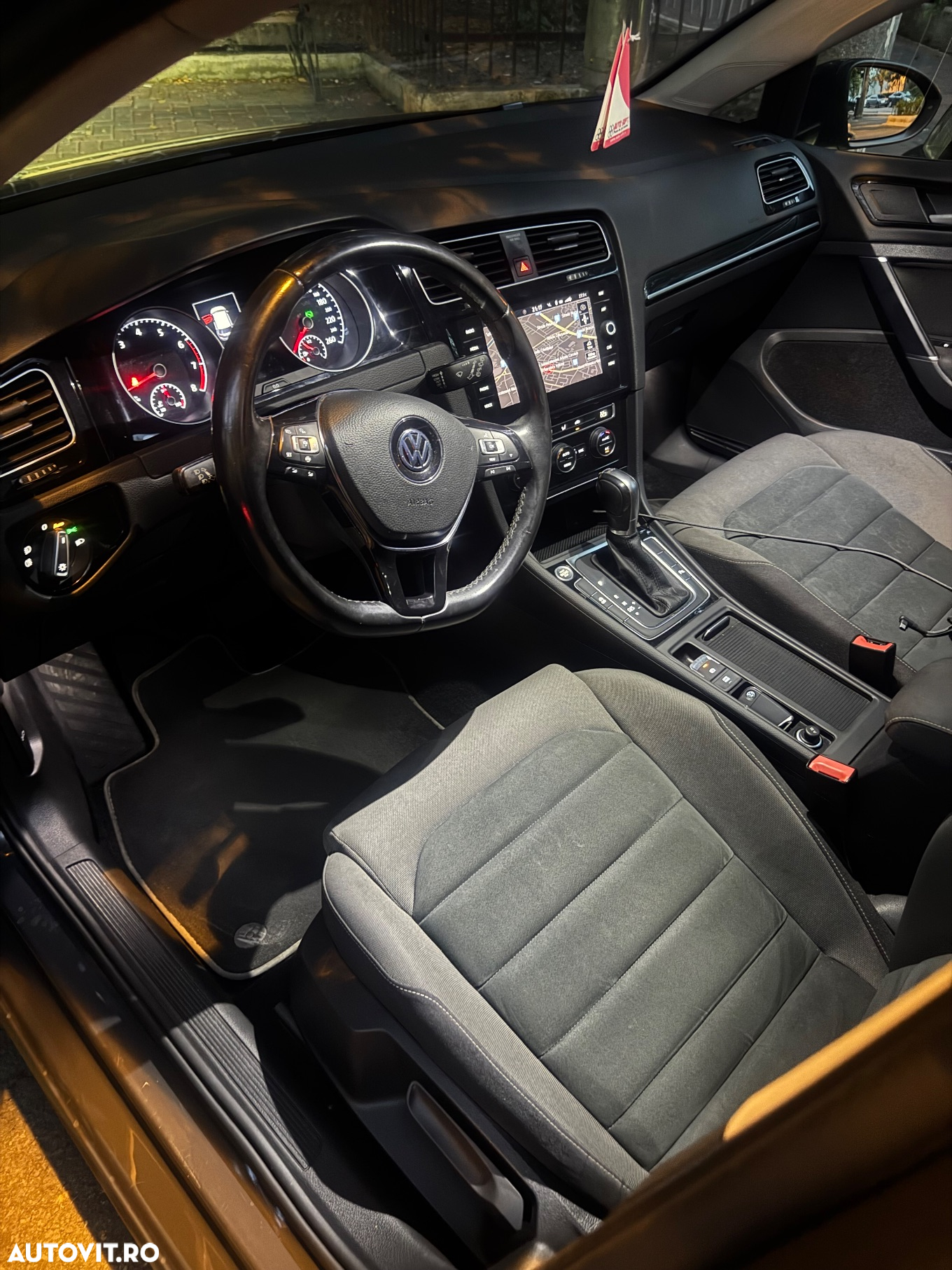 Volkswagen Golf - 14