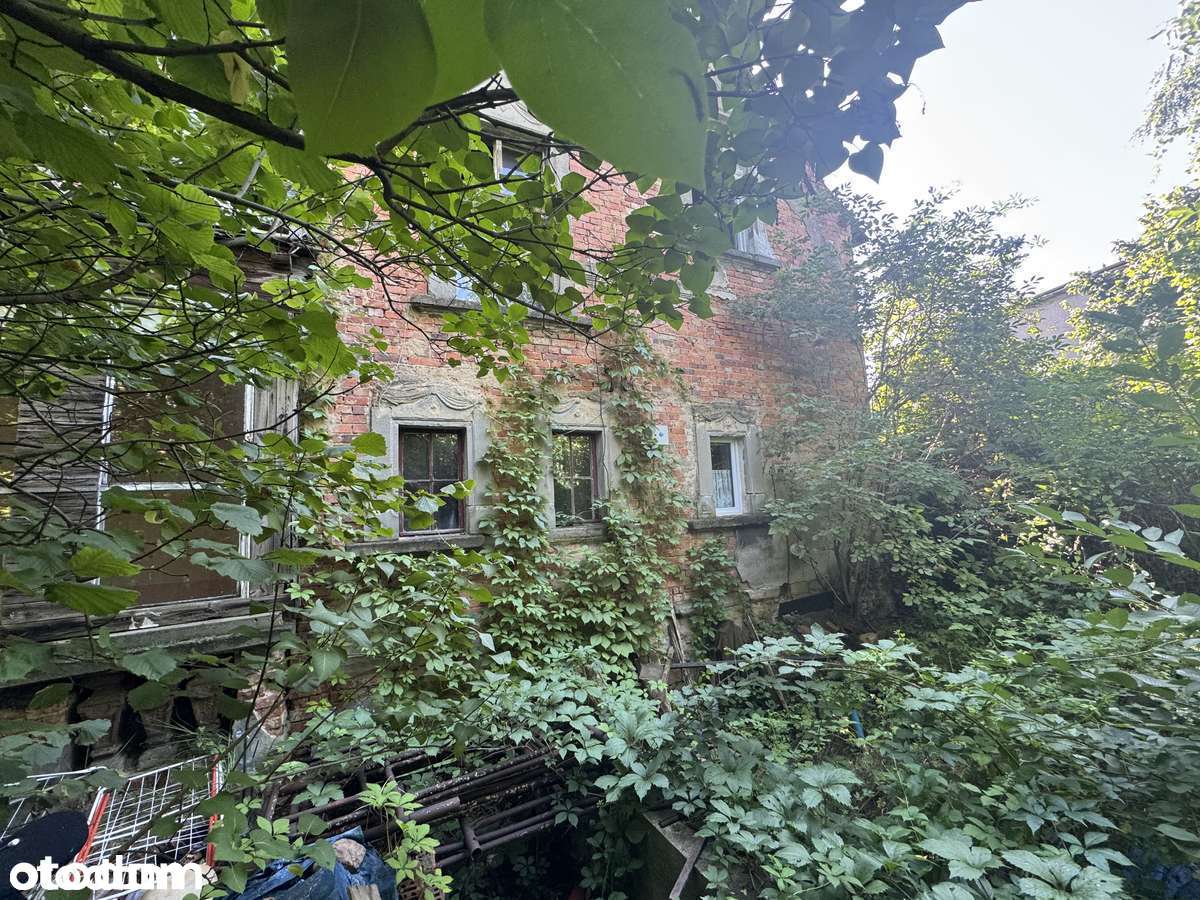Duże mieszkanie 105 m2 w świetnej lokalizacji- do remontu.