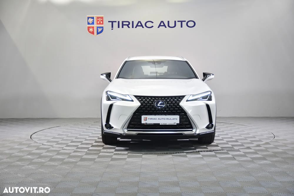 Lexus UX - 8