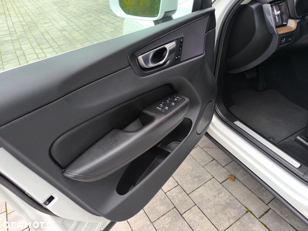 Volvo XC 60 B5 B AWD Geartronic Momentum Pro - 20