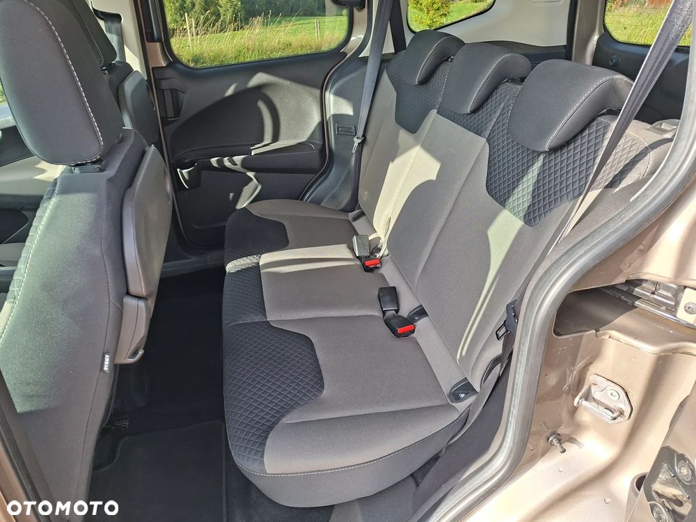Ford Tourneo Courier 1.0 EcoBoost Titanium - 11