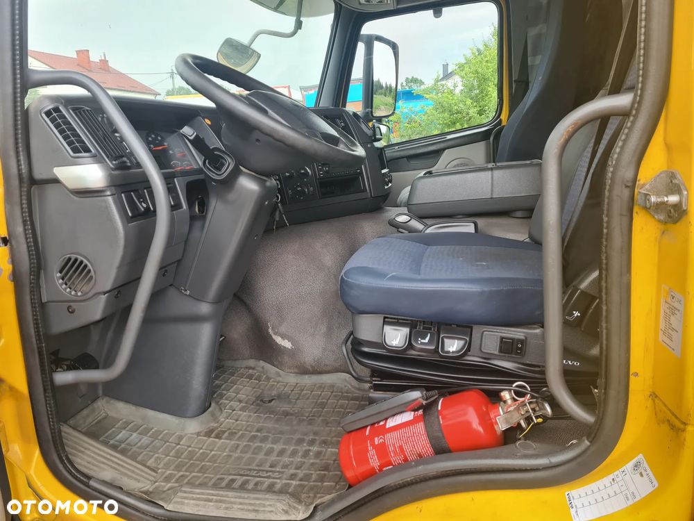 Volvo FM 410 KONTENER IZOTERMICZNY OTWIERANY BOK 18 PALET KABINA SYPIALNA - 10