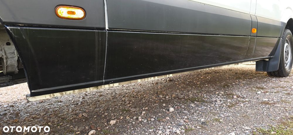 Volkswagen CRAFTER ŚREDNI L2H2 200 TYS KM - 17