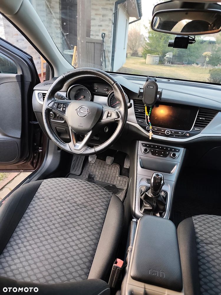 Opel Astra 1.6 CDTI Sport - 11