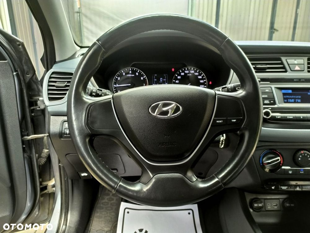Hyundai i20 - 17