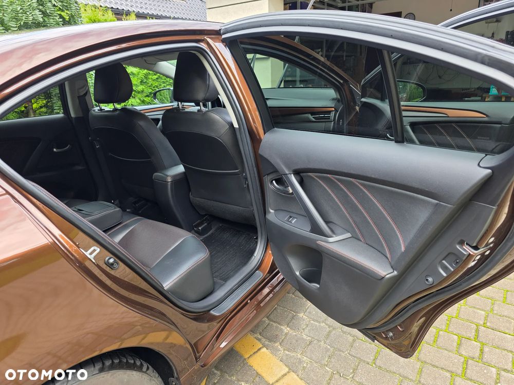 Toyota Avensis - 25