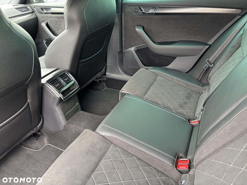 Skoda Superb 2.0 TDI SCR 4x4 Sportline DSG - 20