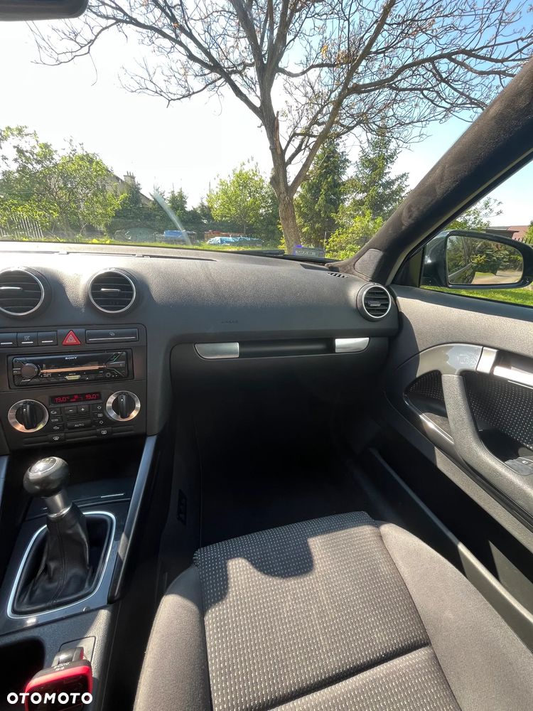 Audi A3 3-drzwiowe 1.6 Ambition - 9