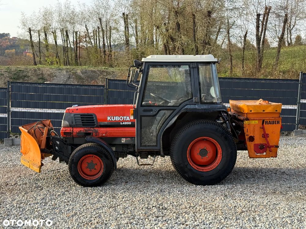 Kubota * Traktor KUBOTA L4200 * 4x4 * Pług Piaskarka * Wałek Przód Tył * Sprowadzony* Zimowe Utrzymanie - 7